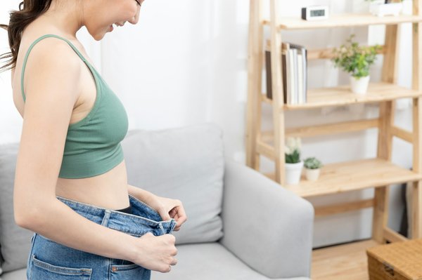 Perdre du poids naturellement : des astuces efficaces pour les femmes